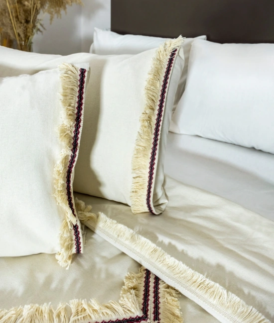 Beyaz Pamuk Keten Renkli Püsküllü Tek Kişilik Nevresim Takımı