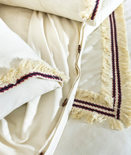 Beyaz Pamuk Keten Renkli Püsküllü Tek Kişilik Nevresim Takımı