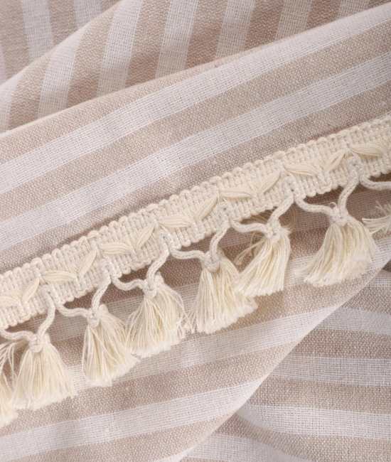 Bej Çizgili Keten Ponponlu Masa Örtüsü