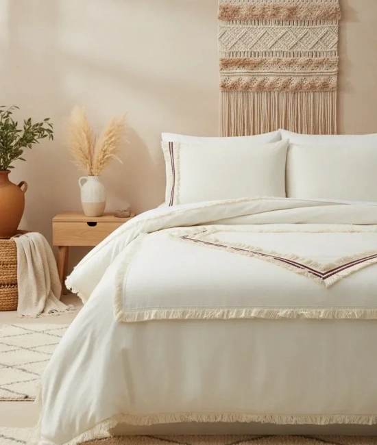 Beyaz Pamuk Keten Renkli Püsküllü Çift Kişilik Nevresim Takımı