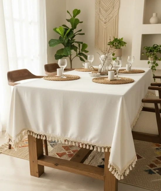 Beyaz Keten Ham Ponponlu Masa Örtüsü