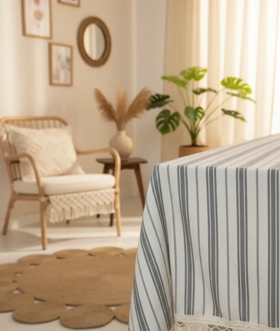 Gri Çizgili HAM Ponponlu Masa Örtüsü