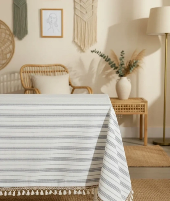 Çizgili Gri Şeritli Ponponlu Masa Örtüsü