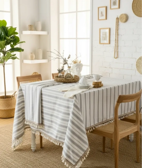 Çizgili Gri Şeritli Ponponlu Masa Örtüsü
