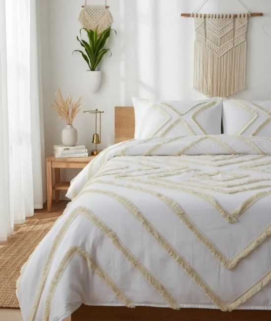 Beyaz Pamuk Keten Çoklu Püsküllü Çift Kişilik Nevresim Takımı (2 Yedek Yastıklı)