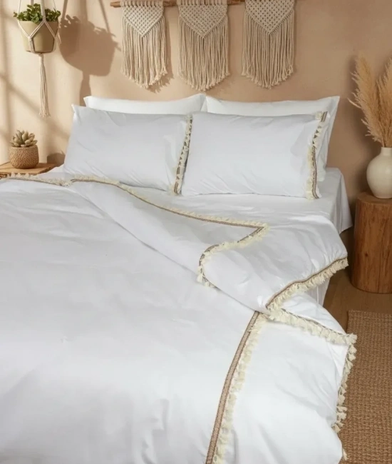 Beyaz Ponponlu %100 Pamuk Çift Kişilik Nevresim Takımı