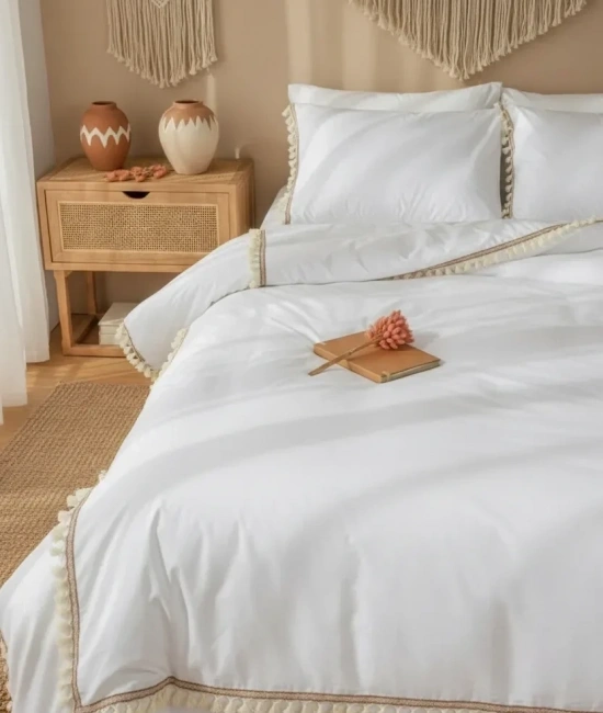 Beyaz Ponponlu %100 Pamuk Çift Kişilik Nevresim Takımı