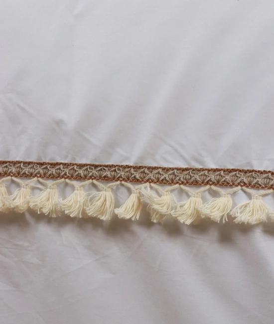 Beyaz Ponponlu %100 Pamuk Çift Kişilik Nevresim Takımı