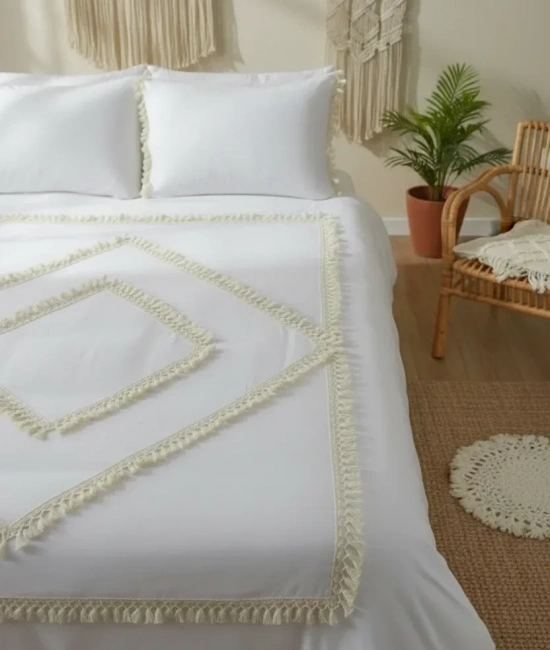 Beyaz Pamuk Keten Çift Kişilik Mozaik Ponponlu (yedek Yastıklı) Nevresim Takımı