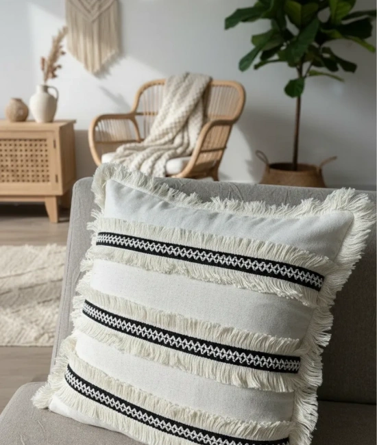 Özel Tasarım Siyah Püsküllü Keten Krem Kırlent 2 Adet Kırlent Kılıfı (43 x 43)