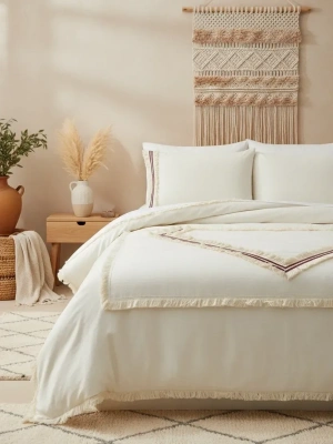 Beyaz Pamuk Keten Renkli Püsküllü Çift Kişilik Nevresim Takımı