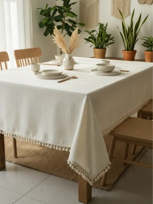 DESENLİ Krem Ponponlu Masa Örtüsü
