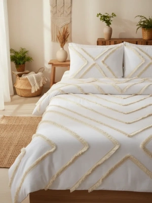 Beyaz Pamuk Keten Çoklu Püsküllü Çift Kişilik Nevresim Takımı (2 Yedek Yastıklı)