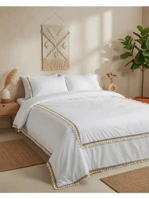 Beyaz Ponponlu %100 Pamuk Çift Kişilik Nevresim Takımı