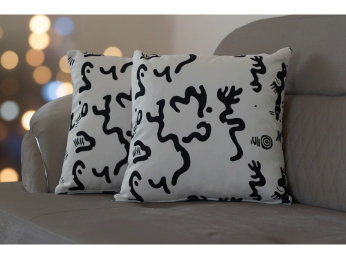 Soyut Desenli Dekoratif Kırlent Kılıfı – Siyah Beyaz Modern Tasarım 45 x 45 cm