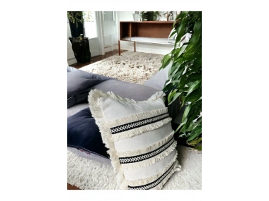 Özel Tasarım Siyah Püsküllü Tekli Keten Krem Kırlent Kırlent Kılıfı 43*43