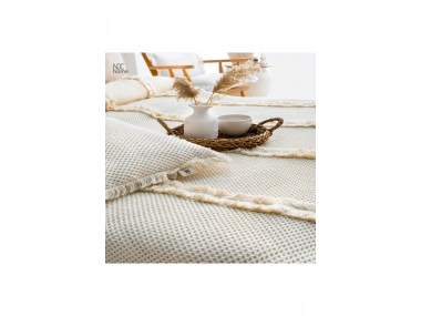 Krem Örgü Dantelli Ve Püsküllü Battal Boy Yatak Örtüsü (240 X 260)