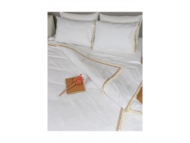 Beyaz Ponponlu %100 Pamuk Çift Kişilik Nevresim Takımı