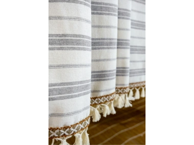 Çizgili Gri Şeritli Ponponlu Masa Örtüsü