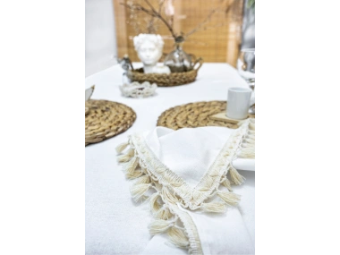 Beyaz Keten Ham Ponponlu Masa Örtüsü