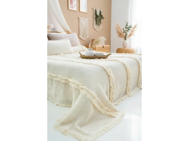 Krem Örgü Dantelli Ve Püsküllü Battal Boy Yatak Örtüsü (240 X 260)