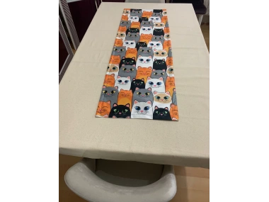 Renkli Kedi Figürlü, Yüksek Kaliteli Dijital Baskılı Runner, Dayanıklı, Modern Tasarım 40x110 cm
