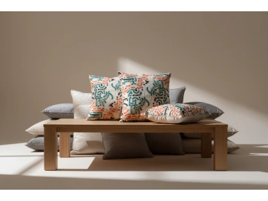 Modern Desenli Dekoratif Kırlent – Çift Taraflı Dijital Baskı 45 x 45 cm