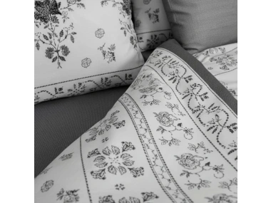 Siyah-Beyaz Çiçek ve Geometrik Desenli Nevresim Takımı – Çift Kişilik, %100 Pamuk, Yumuşak Dokulu