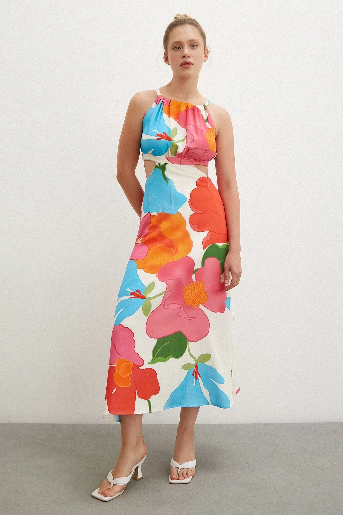 Piliseli Halter Yaka Krem Bluz