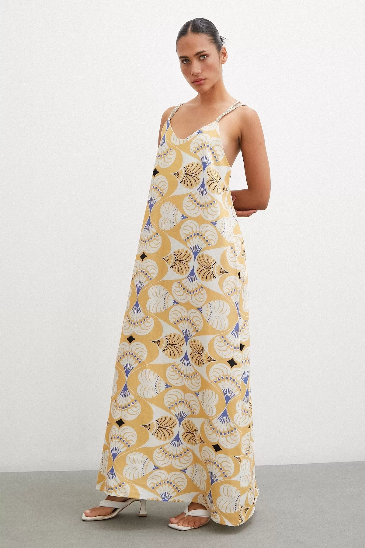 Piliseli Halter Yaka Krem Bluz