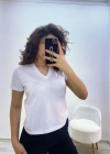 V Yaka Dokuma Beyaz Tişört