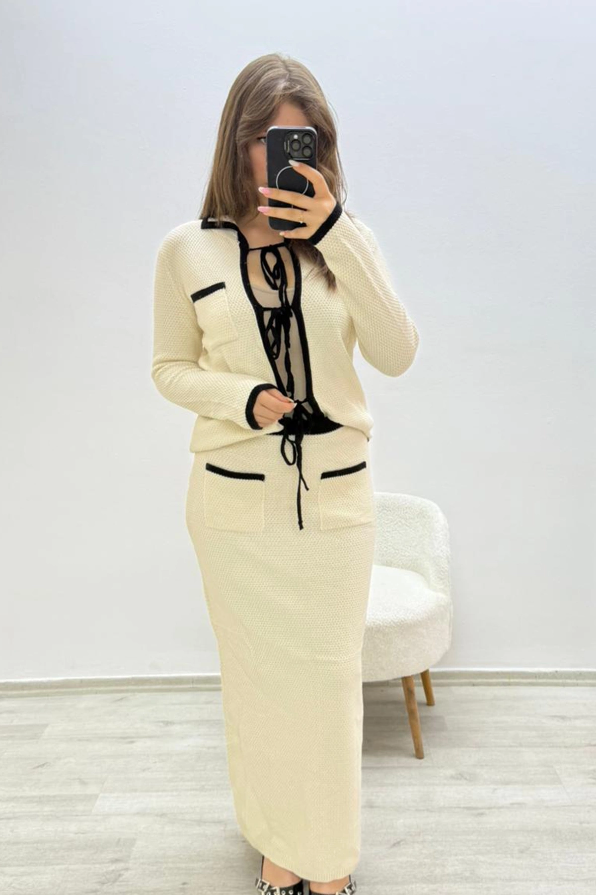 Alt Üst Beyaz İkili Etek Takımı