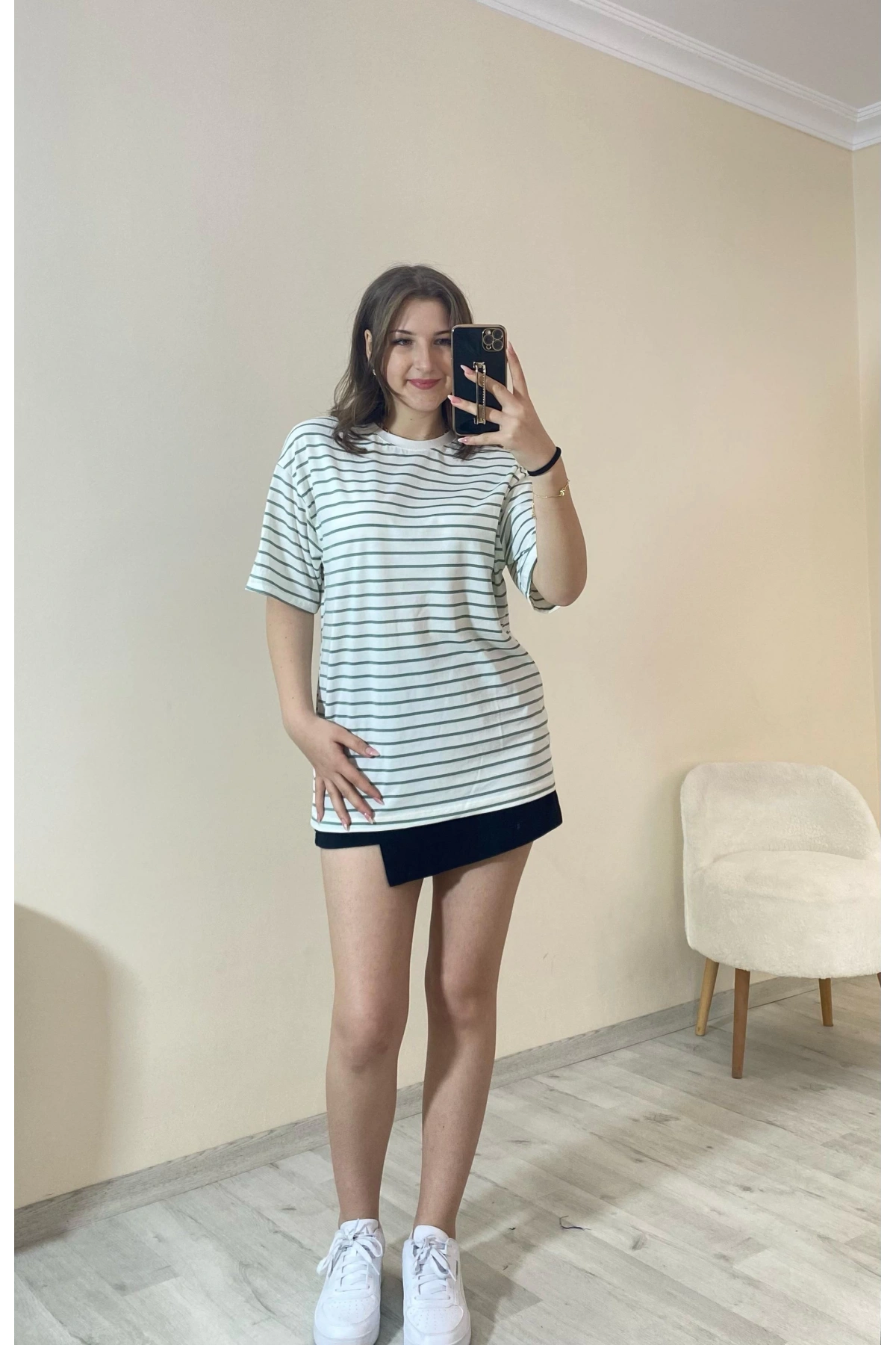 Çağla Rengi Çizgili Oversize Tişört