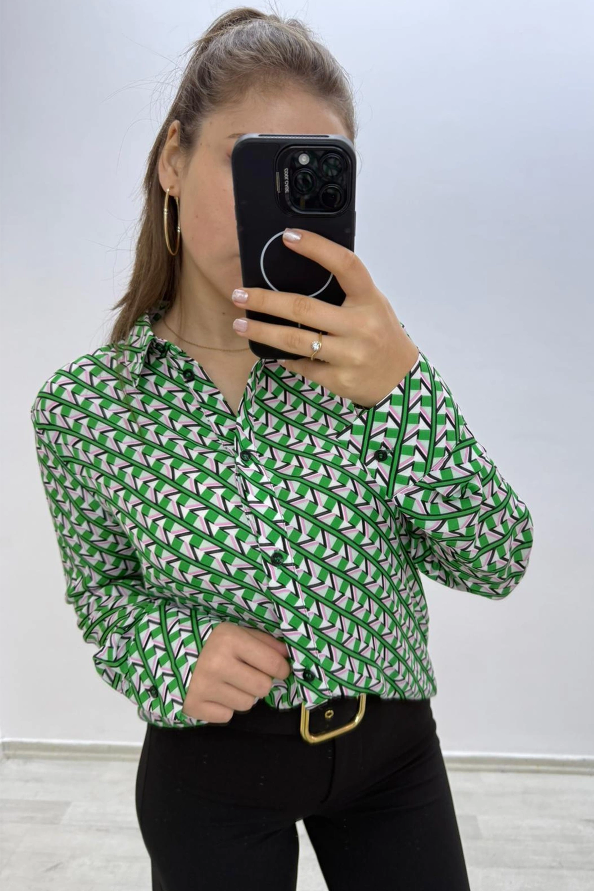 Desenli Yeşil Gömlek