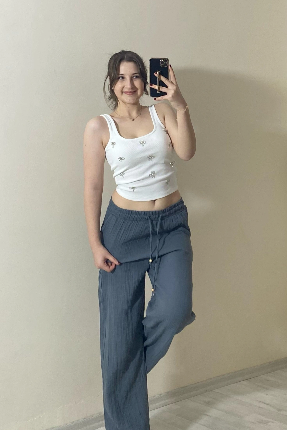 El İşlemeli Beyaz Ribana Crop Atlet