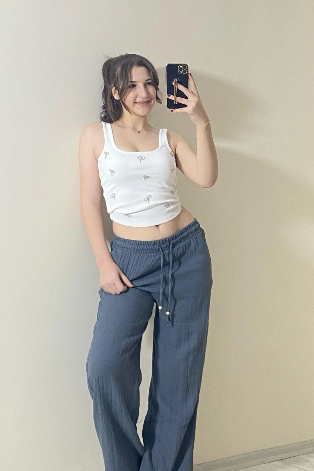 El İşlemeli Beyaz Ribana Crop Atlet