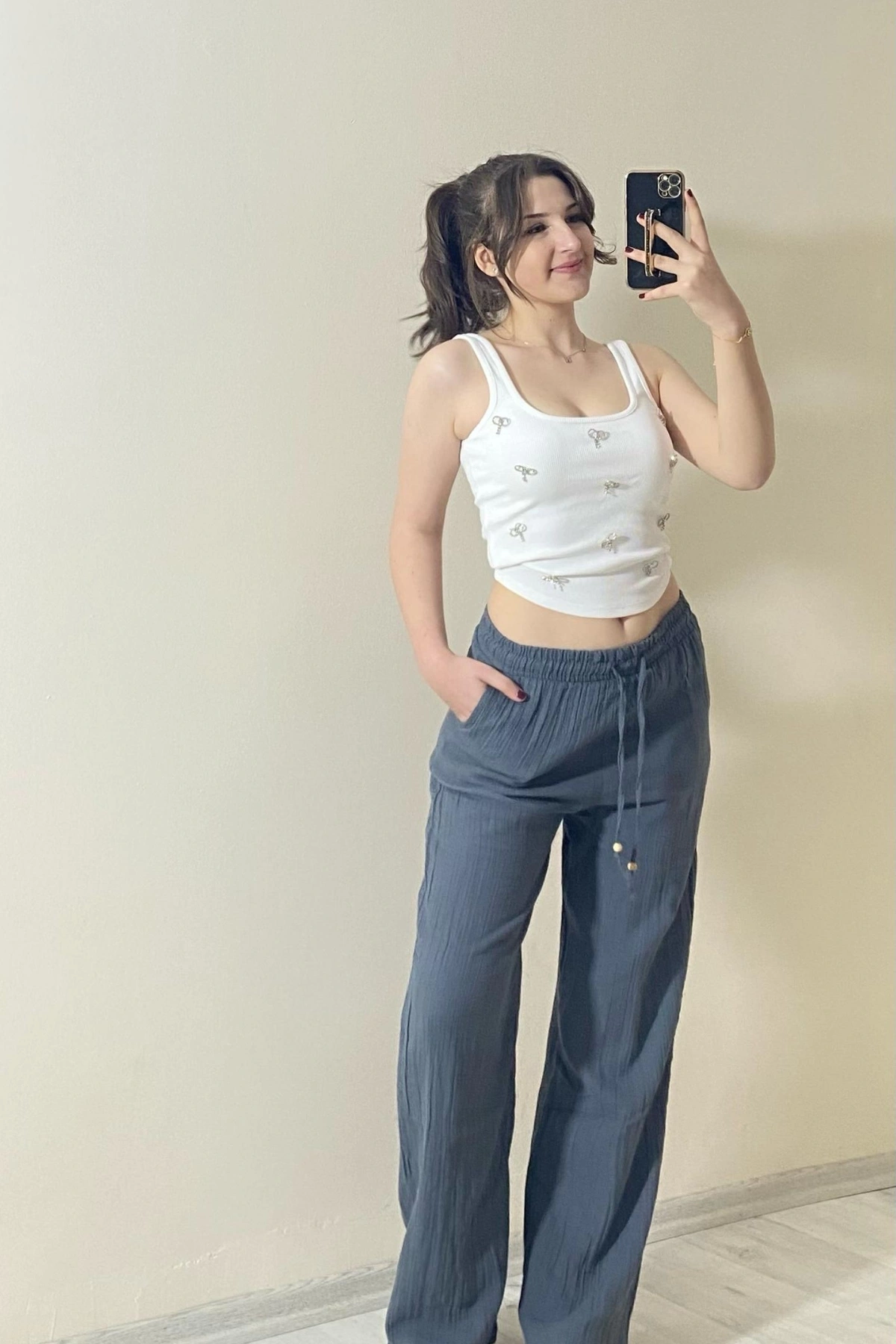 El İşlemeli Beyaz Ribana Crop Atlet