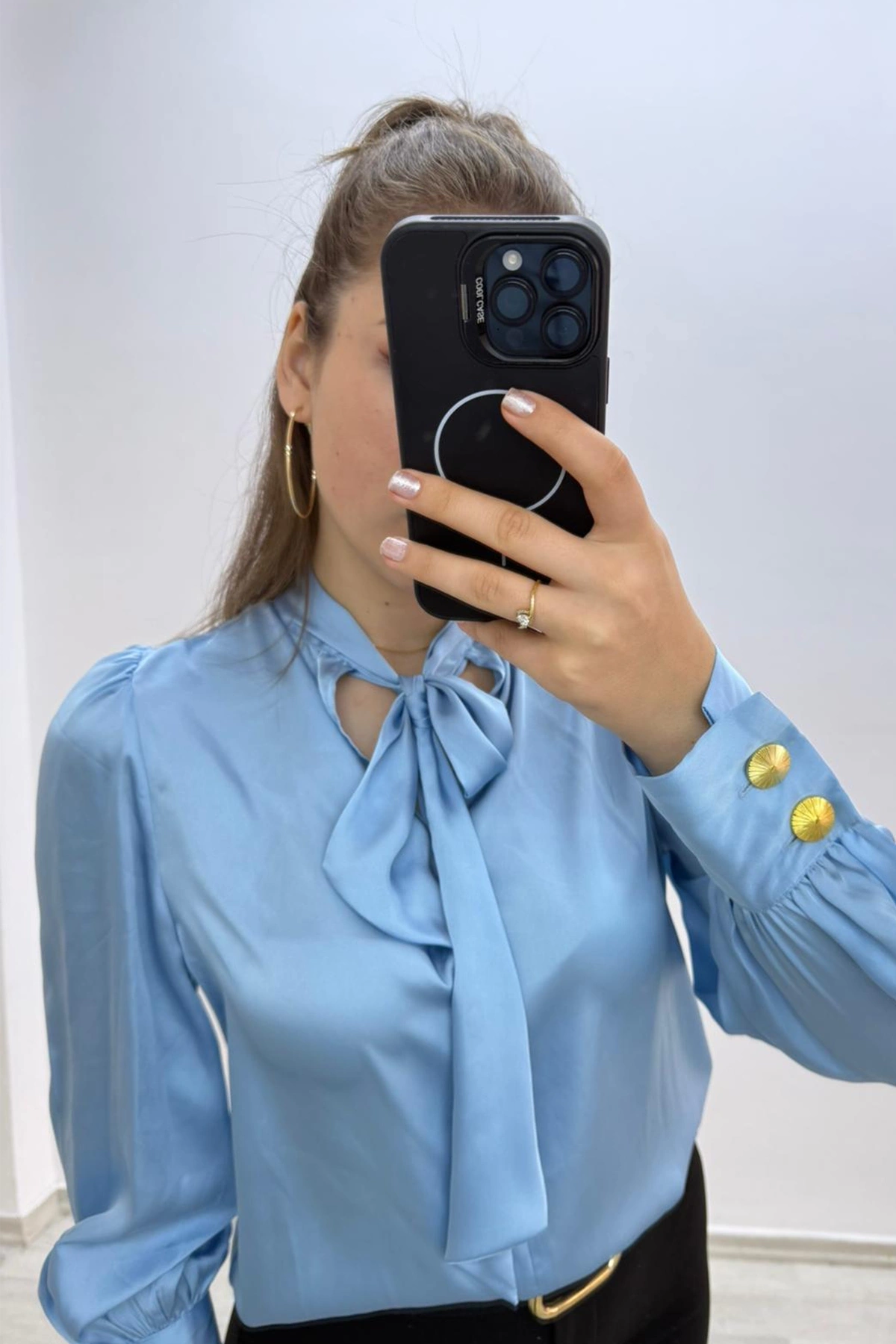 Fiyonk Detaylı Mavi Gömlek