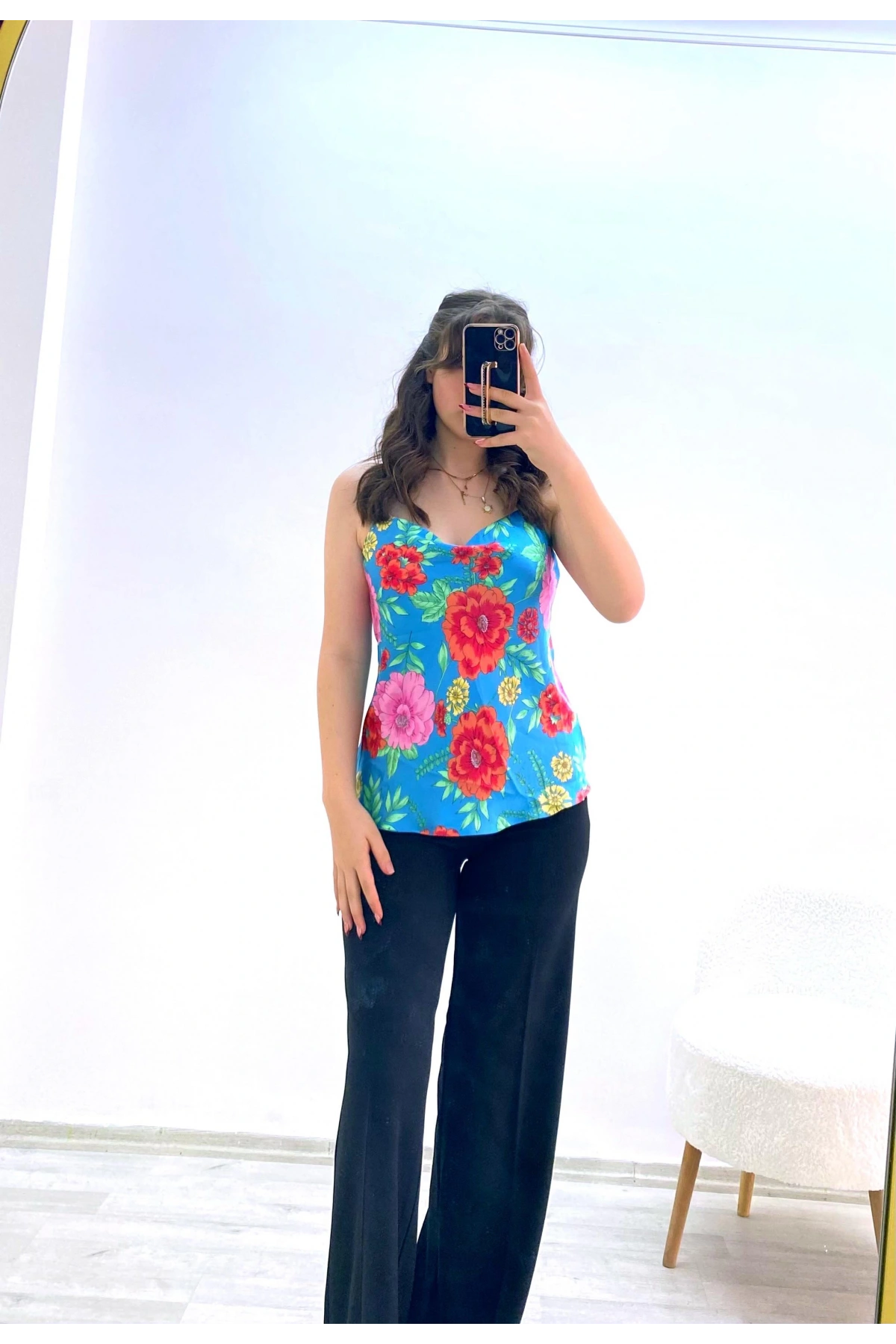 Askılı Saten Çiçek Desenli Bluz