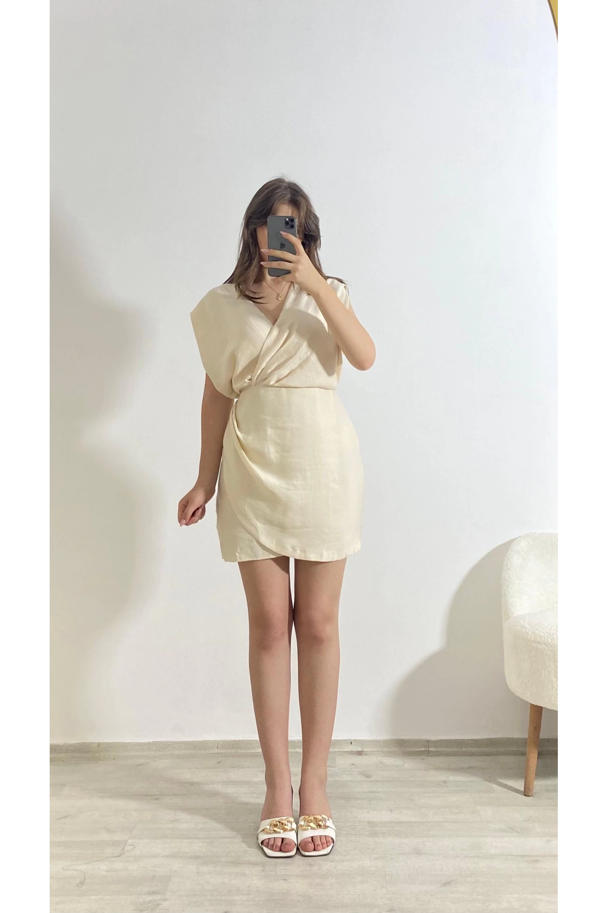 Yaka Kısa Keten Elbise – Krem Kruvaze