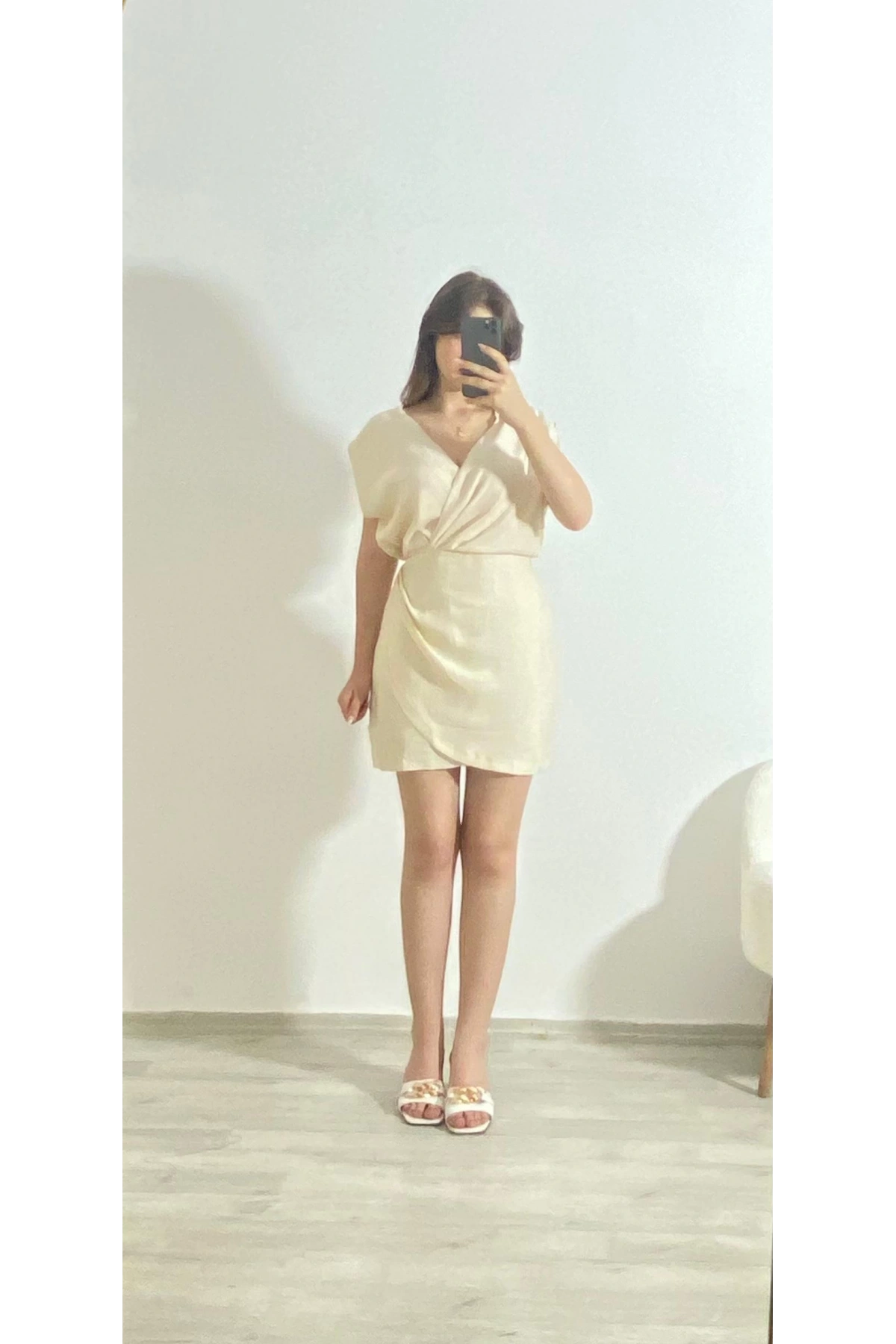 Yaka Kısa Keten Elbise – Krem Kruvaze