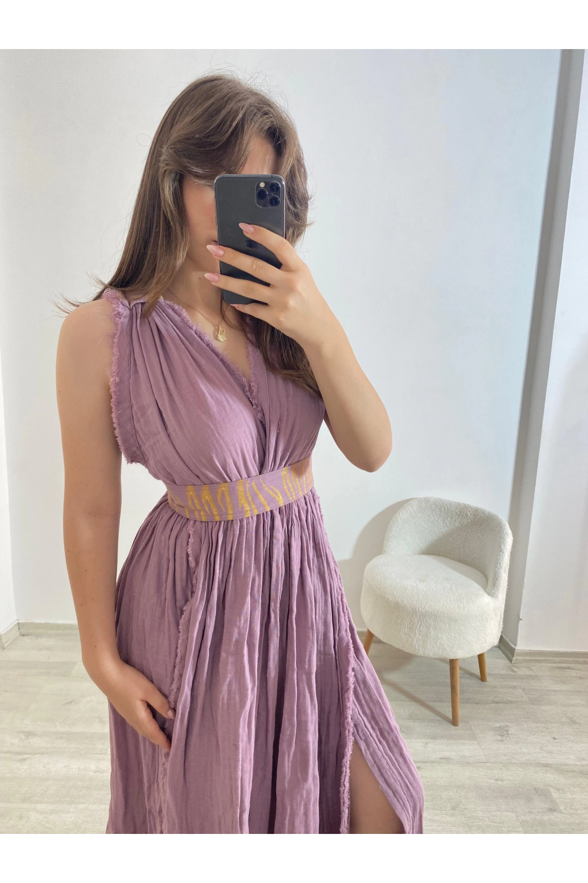 Keten Görünümlü Bel Detaylı Yırtmaçlı Yazlık Elbise Lila