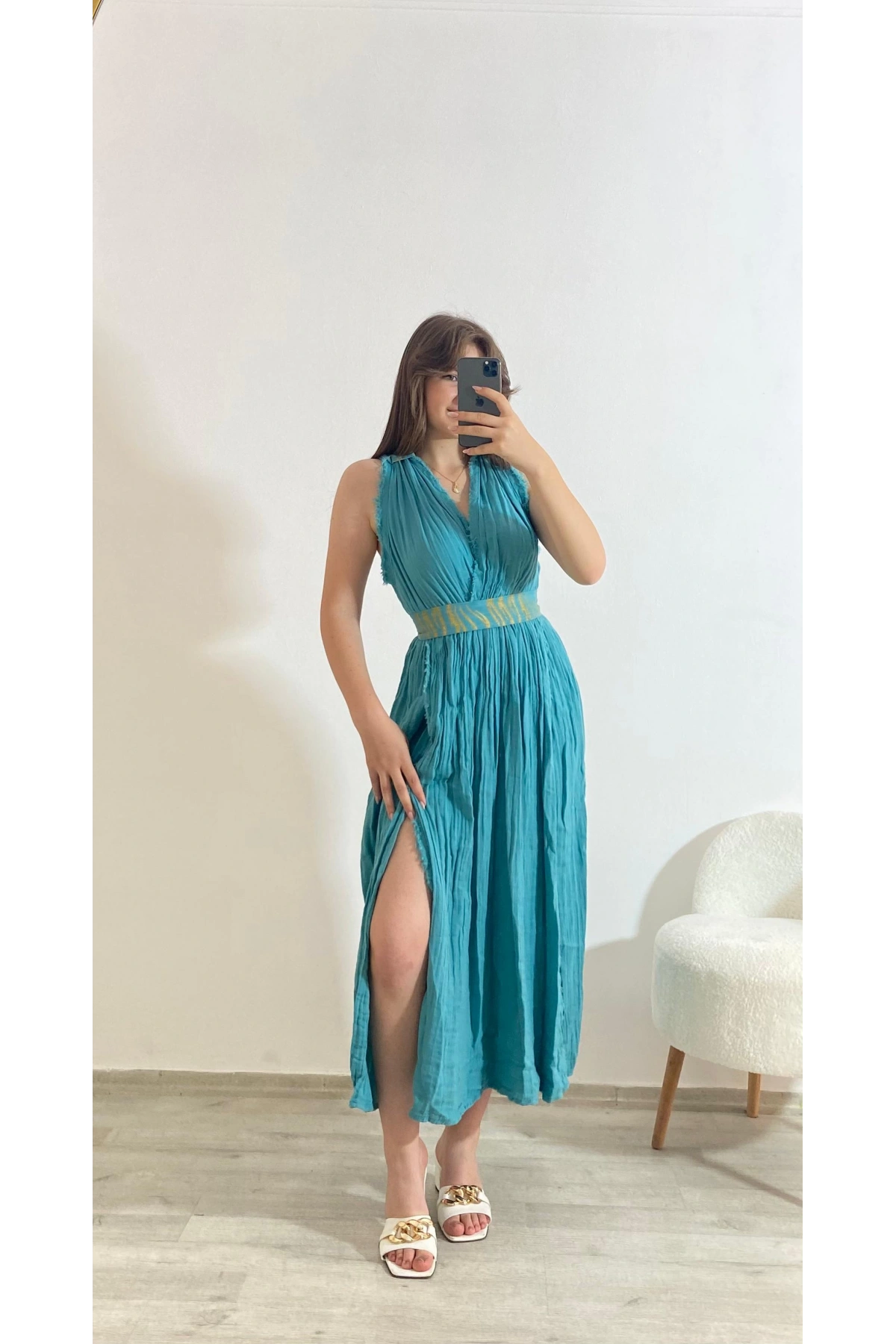 Keten Görünümlü Bel Detaylı Yırtmaçlı Yazlık Elbise Mavi