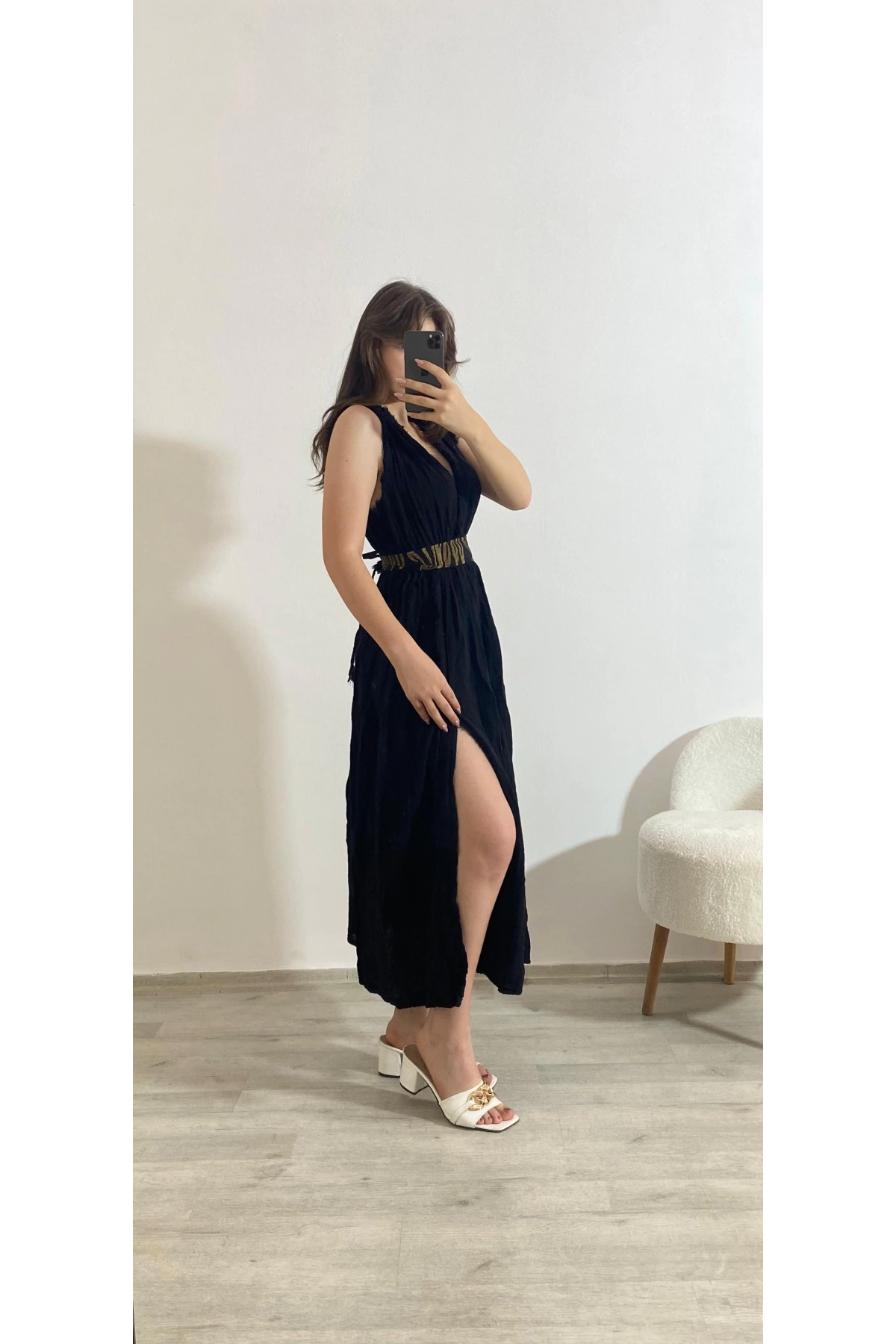 Keten Görünümlü Bel Detaylı Yırtmaçlı Yazlık Elbise Siyah