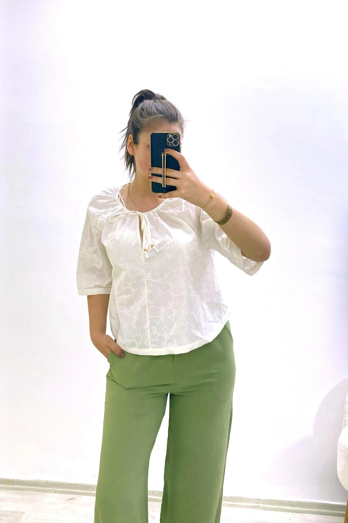 Keten Kumaş Yaka Bağlamalı Gömlek Beyaz