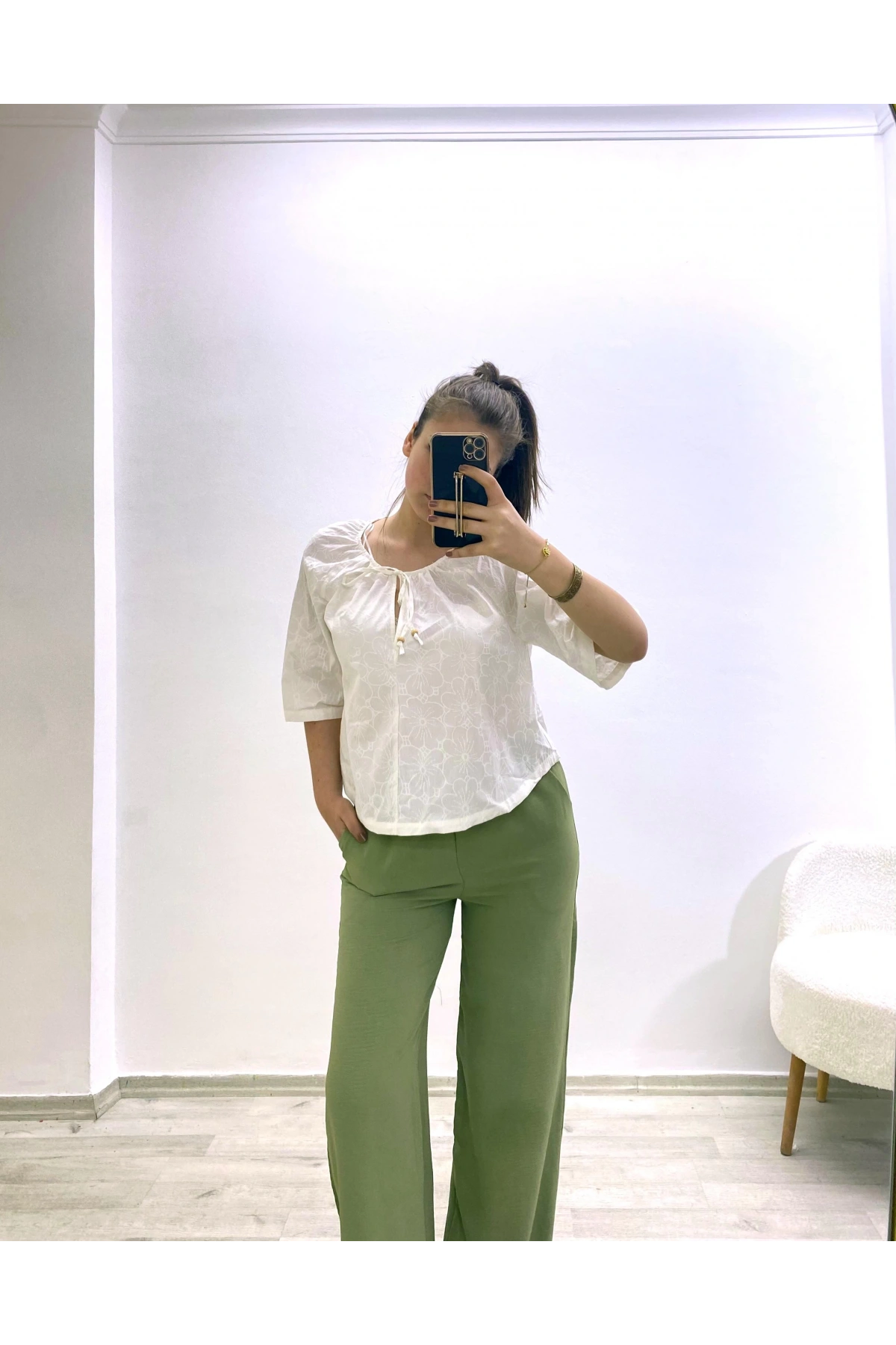 Keten Yaka Bağlamalı Gömlek