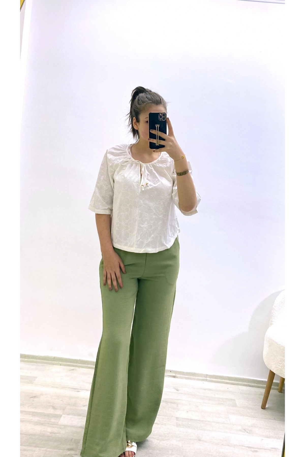 Keten Yaka Bağlamalı Gömlek