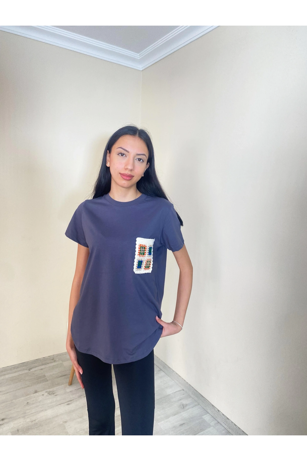 Süprem Cep Nakışlı Tişört Füme