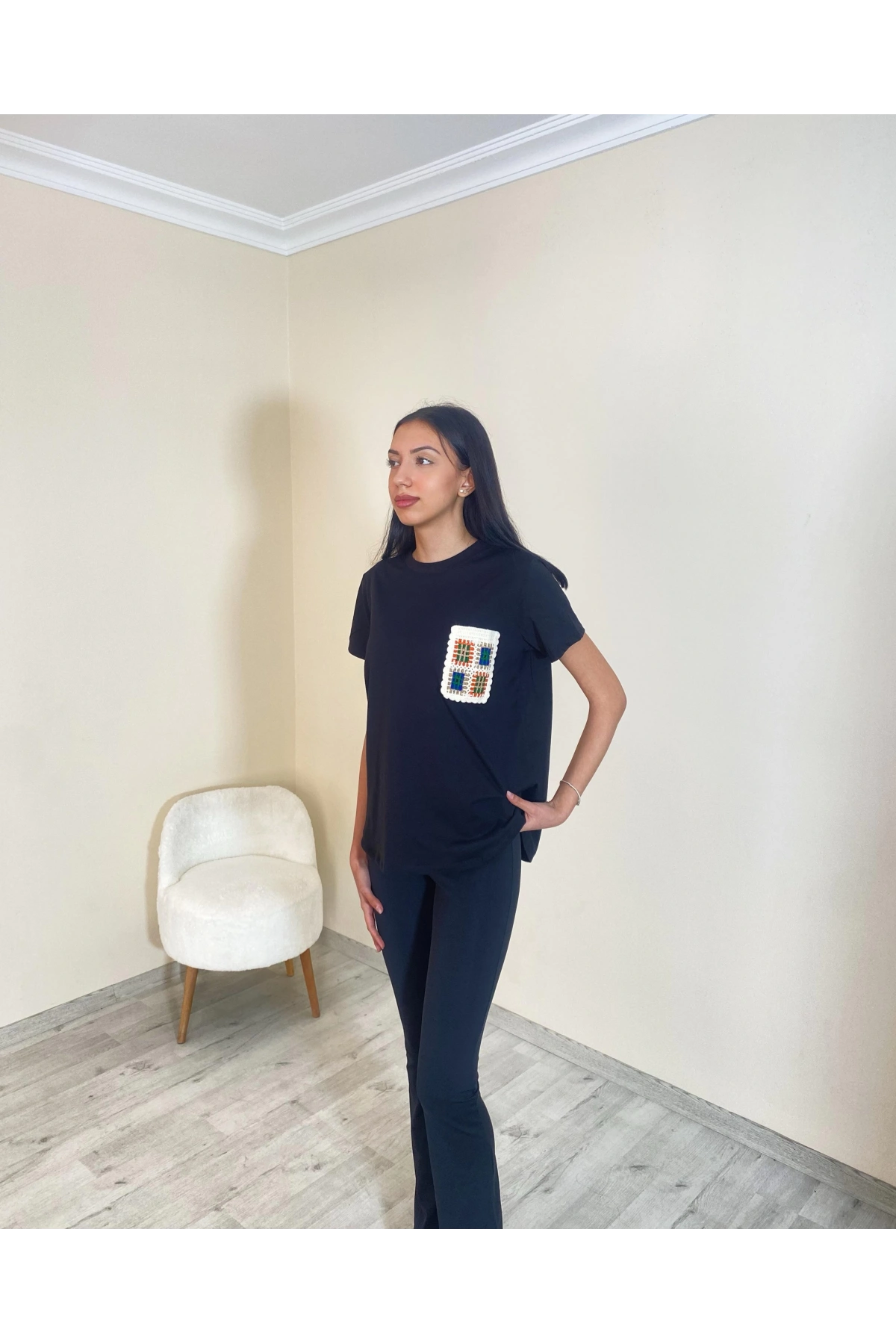 Süprem Cep Nakışlı Tişört Siyah