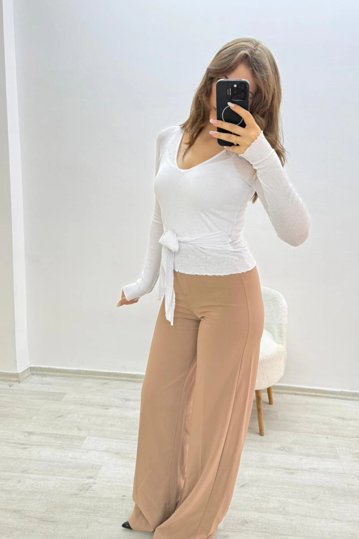 Yandan Bağlamalı Beyaz Triko